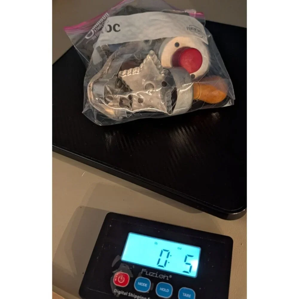 Vintage Aluminum Cookie Cutter Set of 7 with wooden Handles - Picture 13 of 13